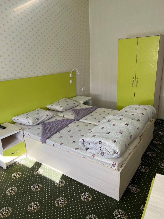 Anisa- Hostel Dushanbe Bagian luar foto